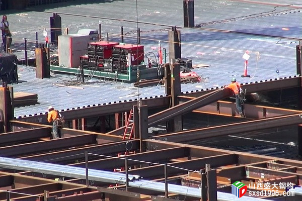 鋼結(jié)構(gòu)廠房建設